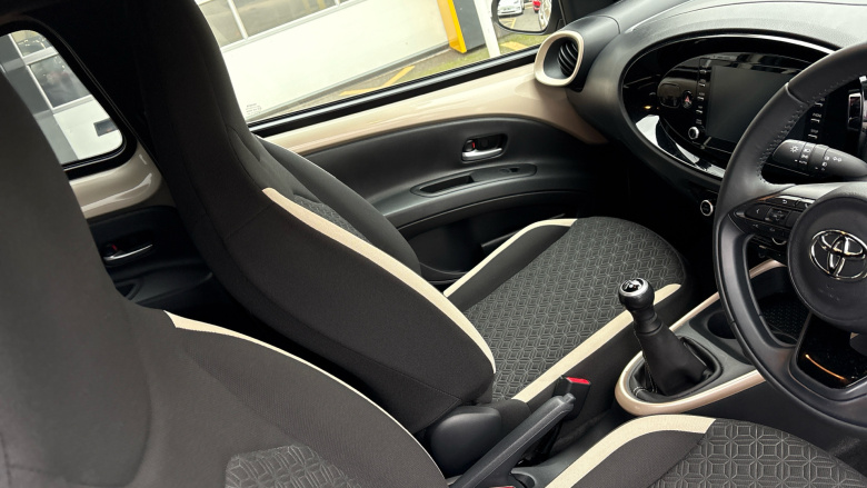 Toyota Aygo X 1.0 VVT-i Edge 5dr Petrol Hatchback